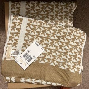 MICHAEL KORS SCARF